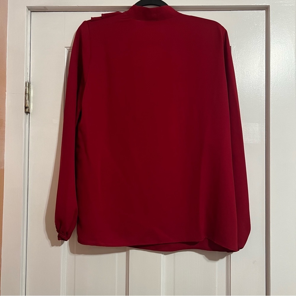 #129 KASPER RUFFLED TIE FRONT V-NECK RED BLOUSE TOP SIZE MEDIUM - Picture 4 of 6